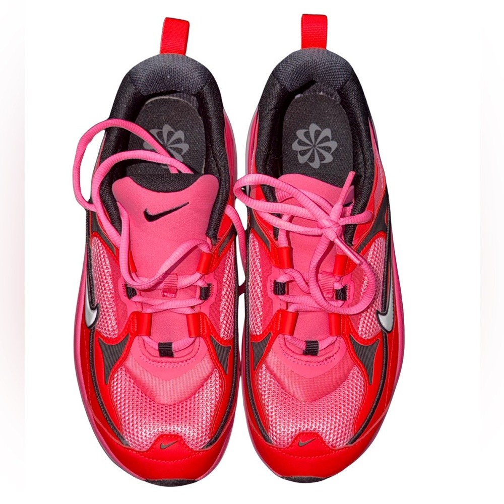 Nike Dynamic Red and Pink Sneakers